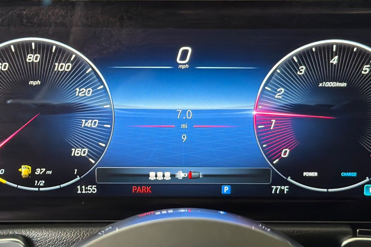 New 2026 Mountain Grey Metallic Mercedes-Benz GLB 250 4MATIC® SUV image 24