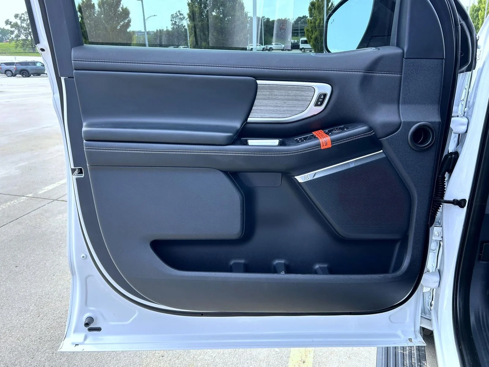 Used 2025 White Ford Platinum image 9
