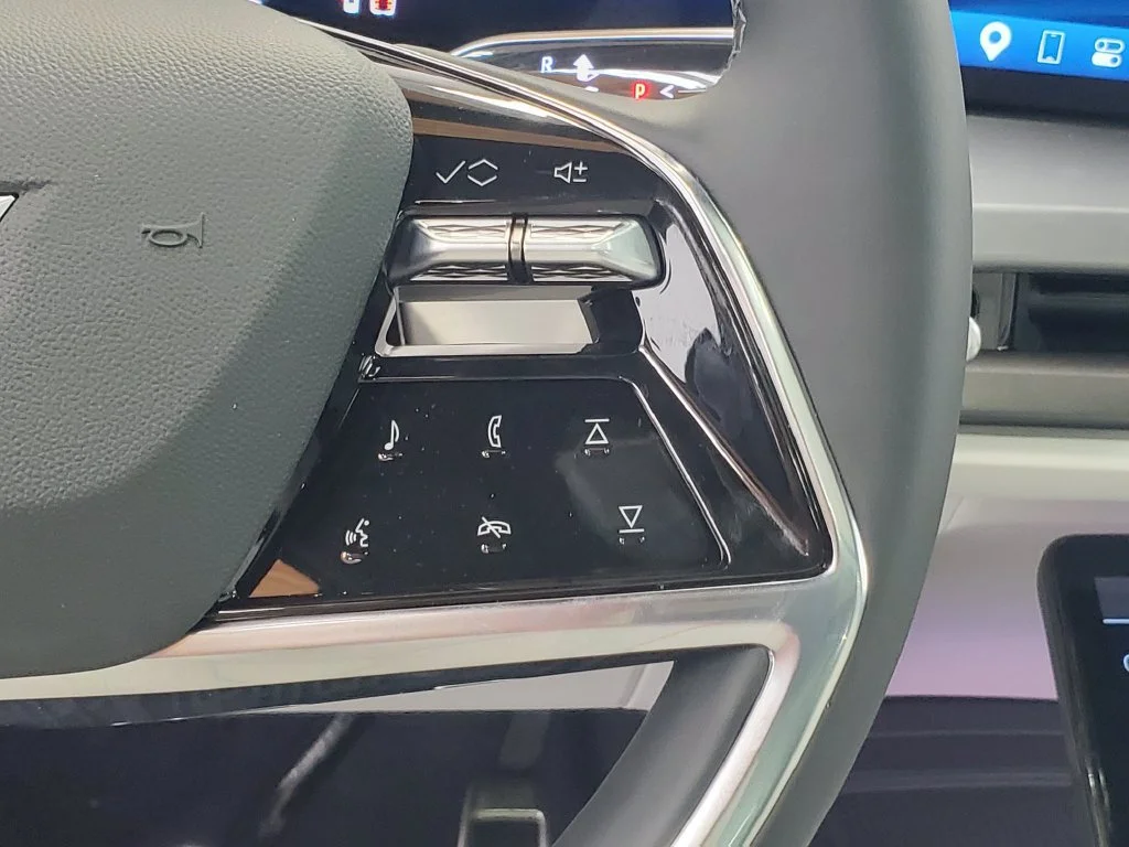 2027 Cadillac VISTIQ Sport - Photo 9