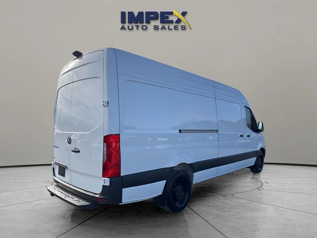 Used 2024 White Mercedes-Benz Cargo 170 WB image 5