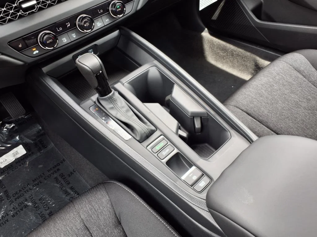 2025 Honda Accord SE - Photo 18