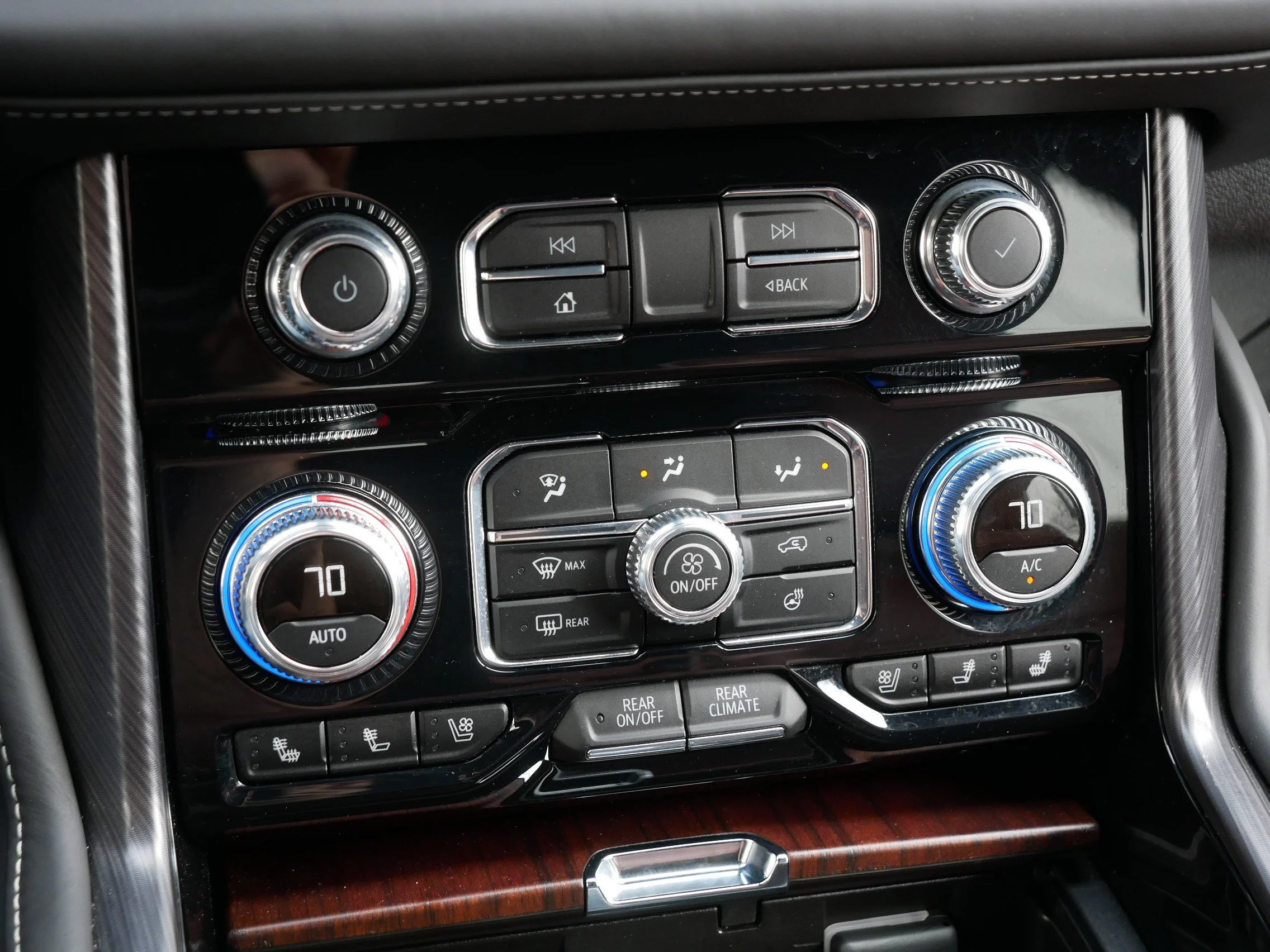 Used 2024 Onyx Black GMC Denali Ultimate image 23