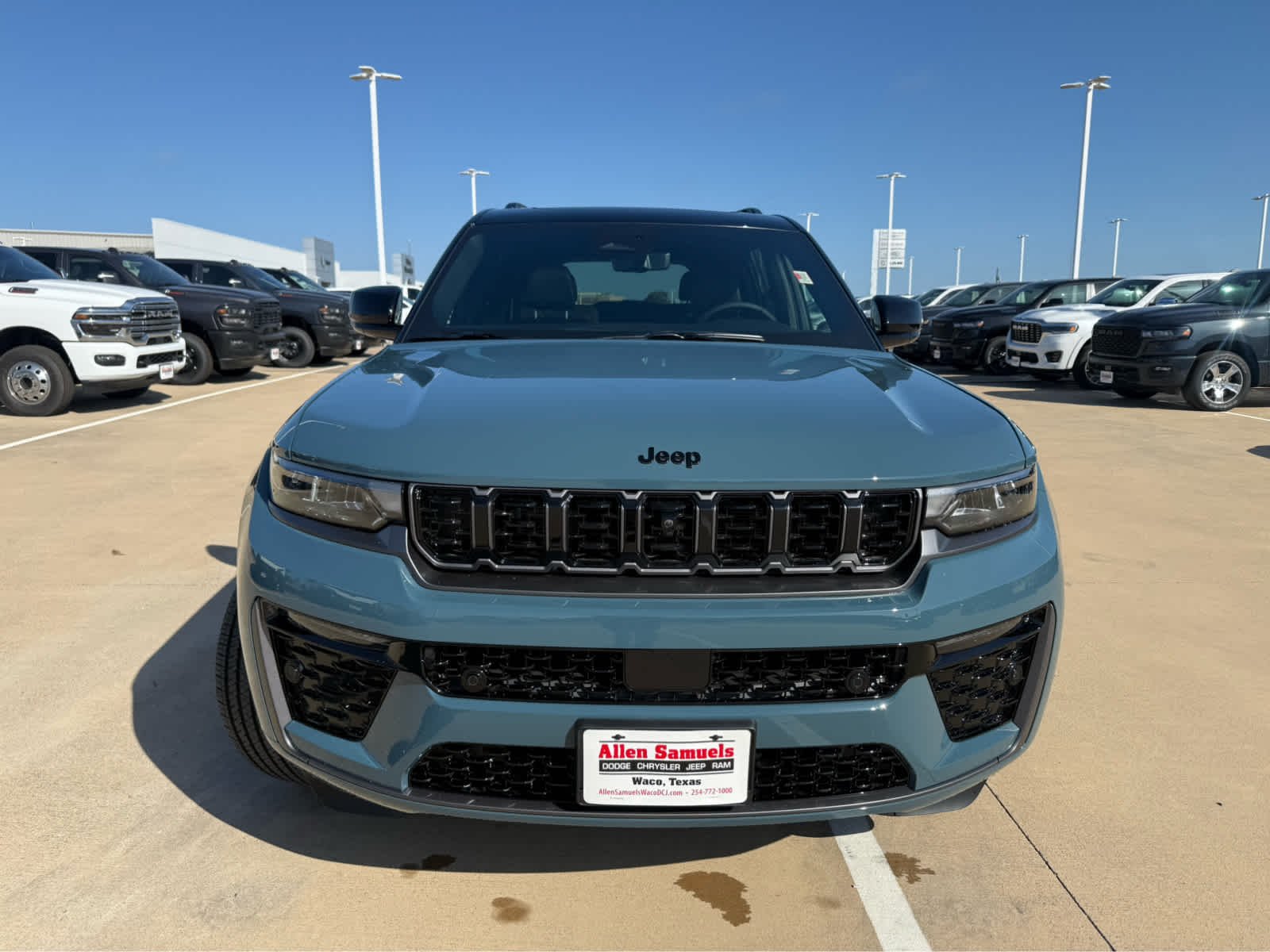 New 2026 Steel Blue Exterior Paint Jeep Limited Reserve image 3