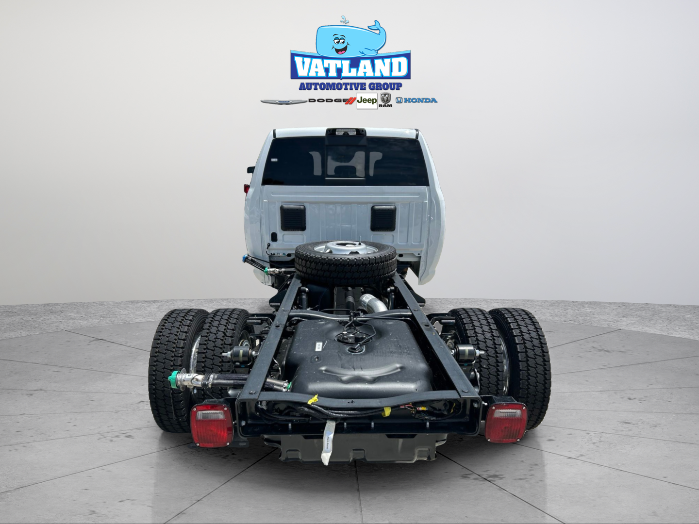 New 2026 Bright White Clear-Coat Exterior Paint RAM Tradesman image 36