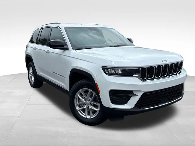 2026 Jeep Grand Cherokee Laredo X 4x4's photo