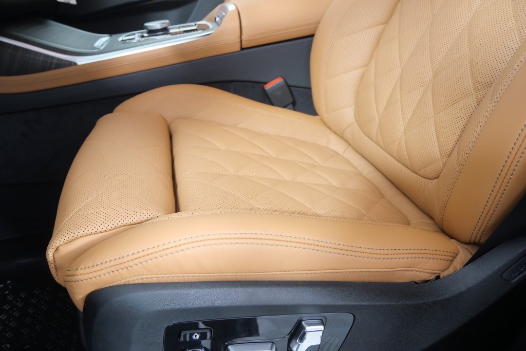 New 2027 Black Sapphire Metallic BMW xDrive40i image 10
