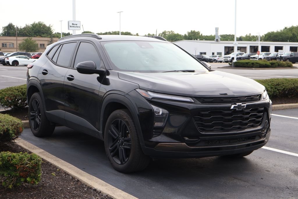 Used 2024 Mosaic Black Metallic Chevrolet ACTIV image 3