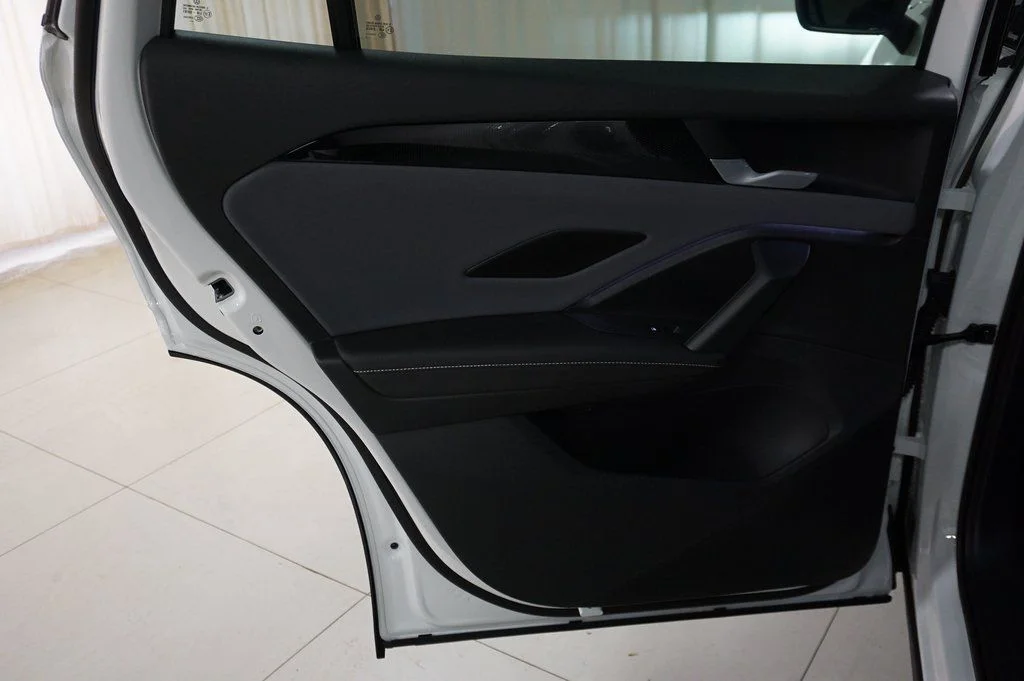 New 2026 Pure White Volkswagen SE image 26