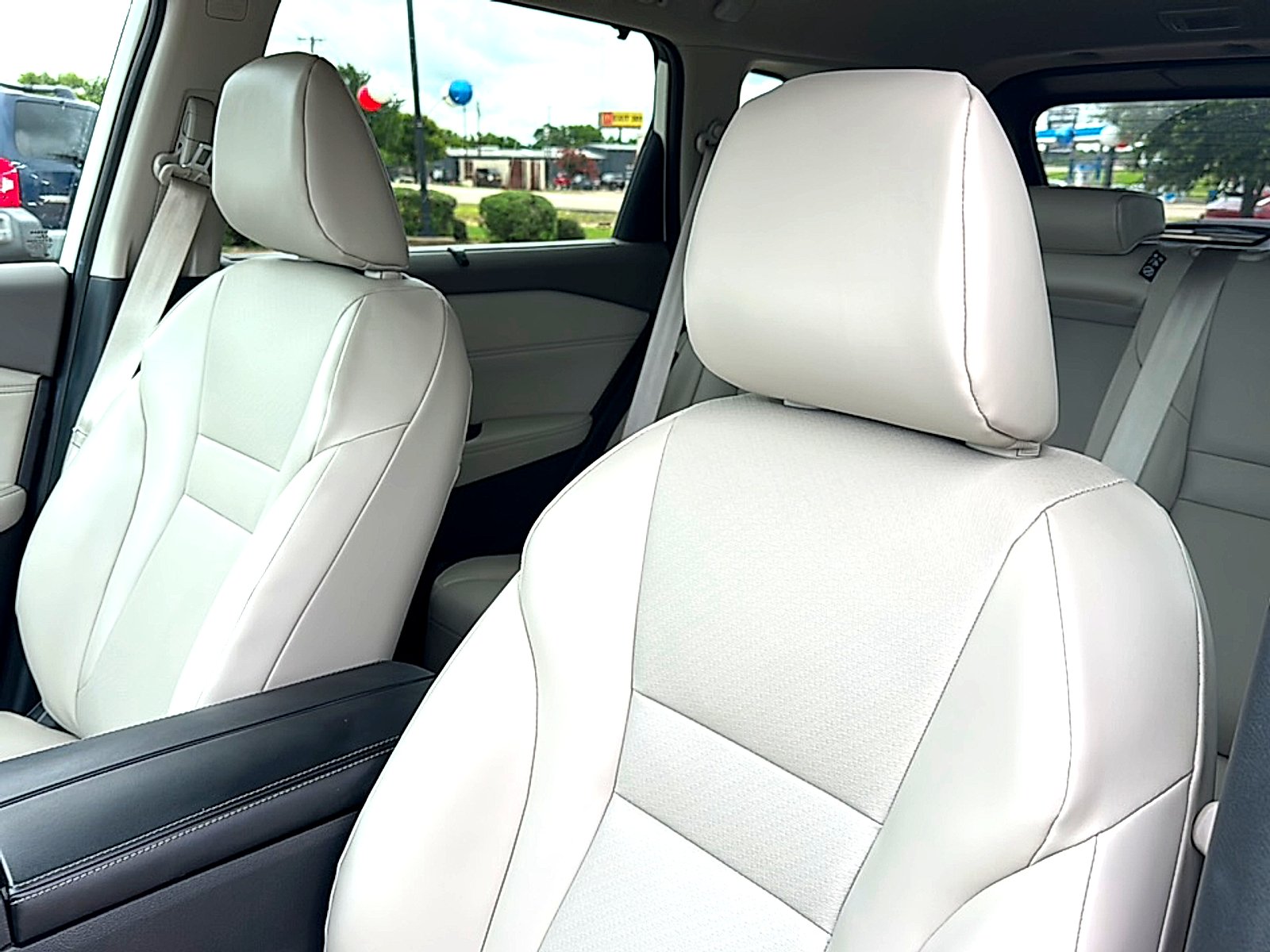 Used 2023 Pearl White Tricoat Nissan SV FWD image 7