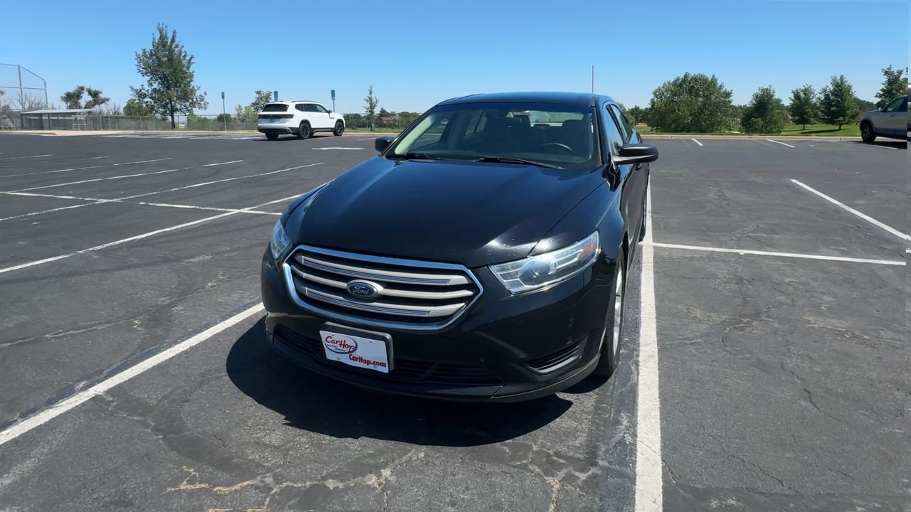 2017 Ford Taurus SE photo 2