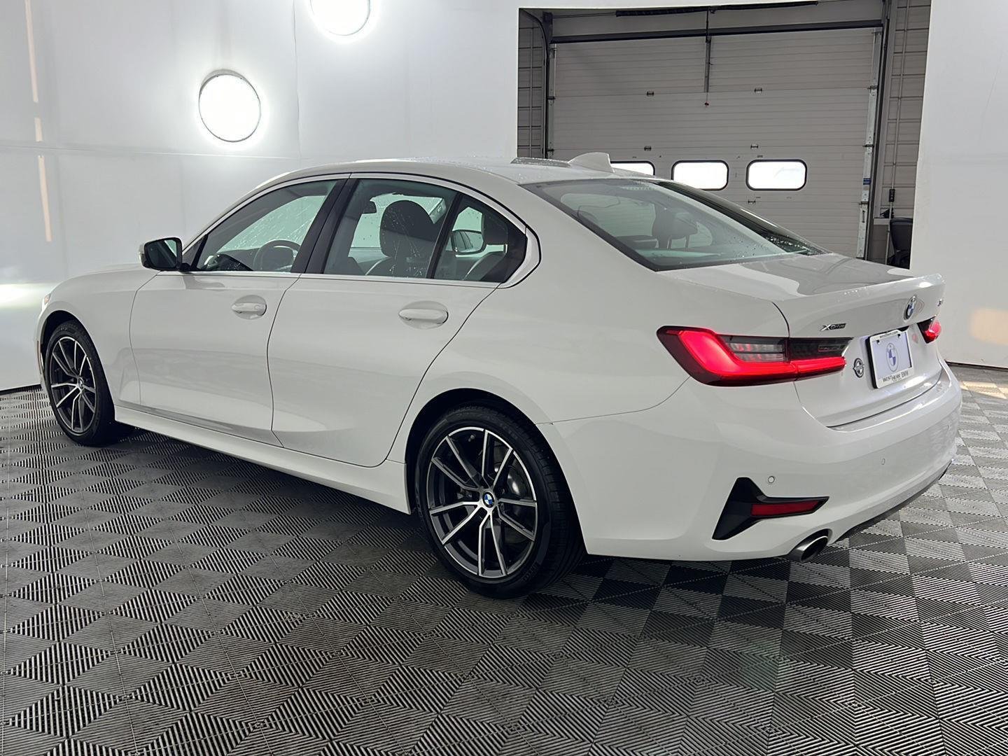 Used 2021 Alpine White BMW 330i xDrive image 9