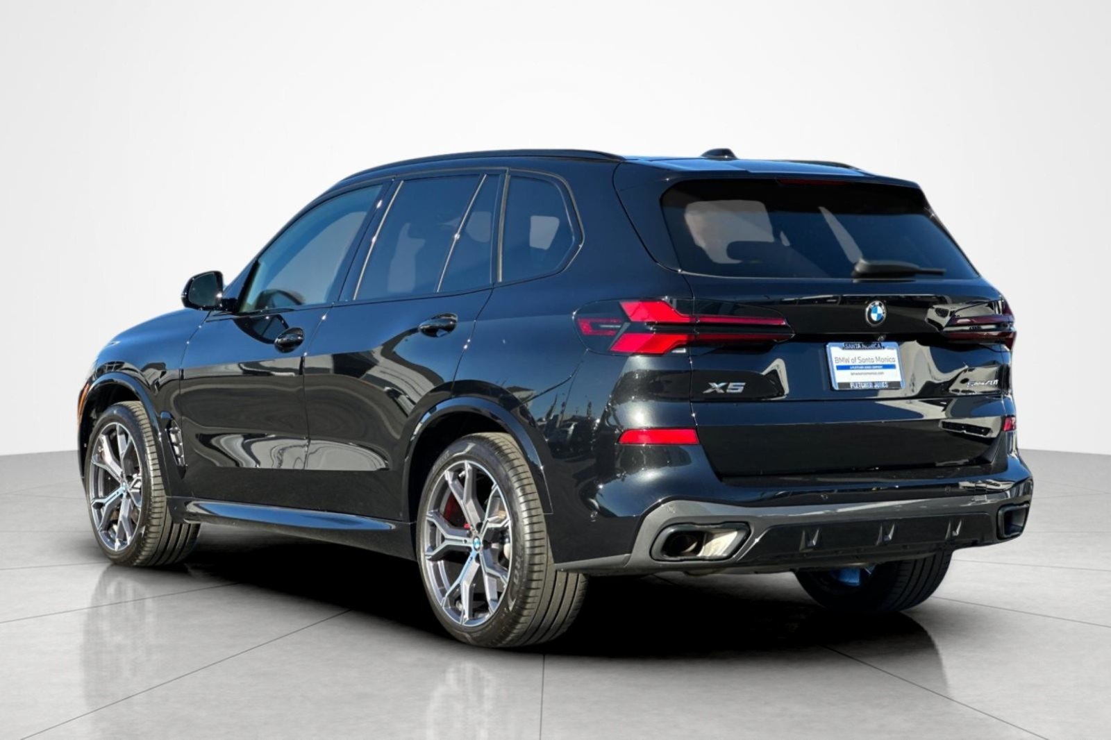 Used 2024 Black Sapphire Metallic BMW sDrive40i image 3