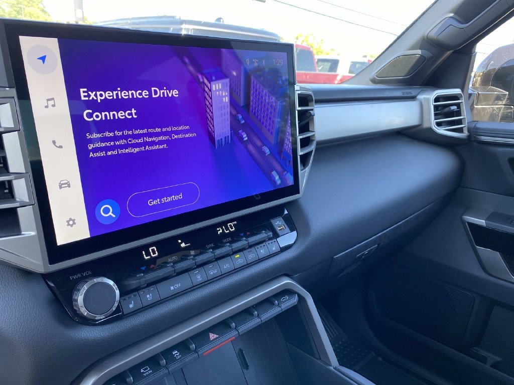 Certified Used 2025  Toyota Limited image 31