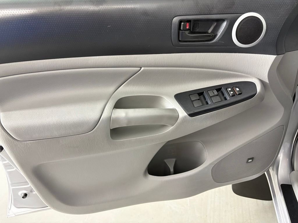 Used 2015 Silver Toyota PreRunner image 13