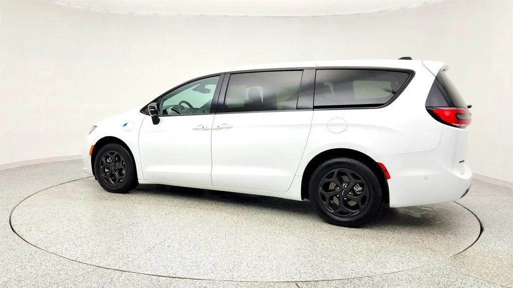 Used 2024 Bright White Clearcoat Chrysler Hybrid S Appearance Pkg image 7