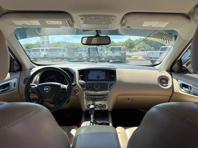 Used 2018 Pearl White Nissan SL image 9