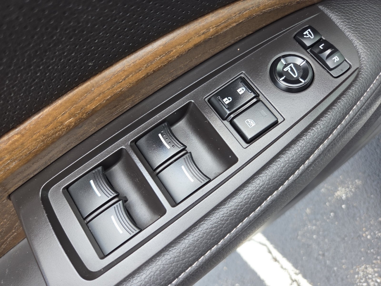 Used 2019 Majestic Black Pearl Acura 3.5L Technology Pkg w/Entertainment Pkg image 31