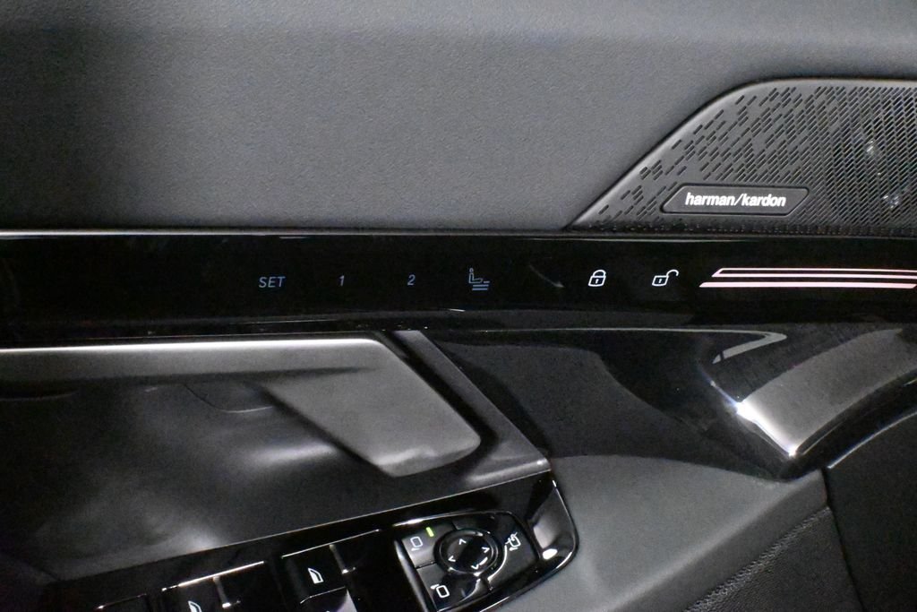 2026 BMW 5 Series 530i - Photo 31