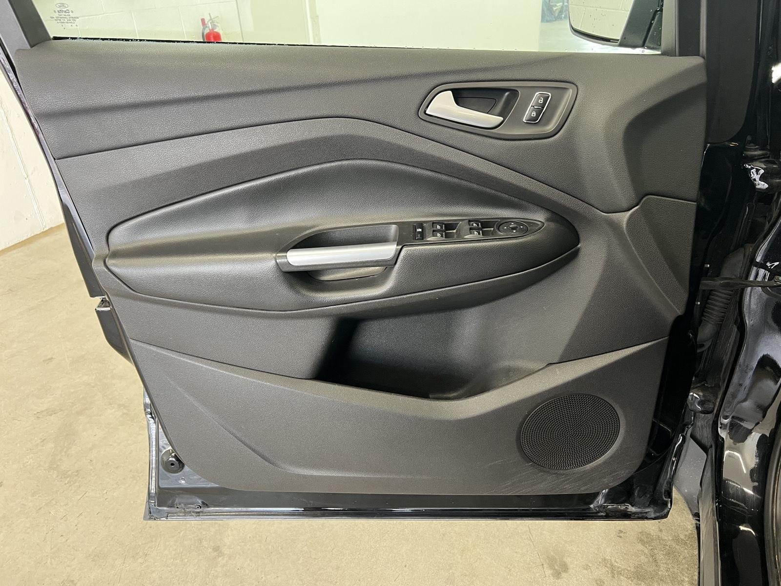 Used 2016 Shadow Black Ford SE image 11