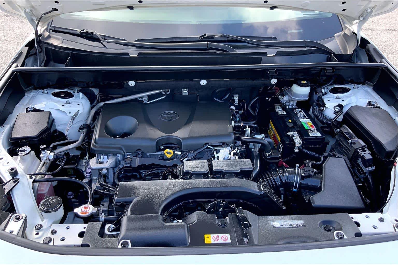 Used 2019 Super White Toyota LE image 31