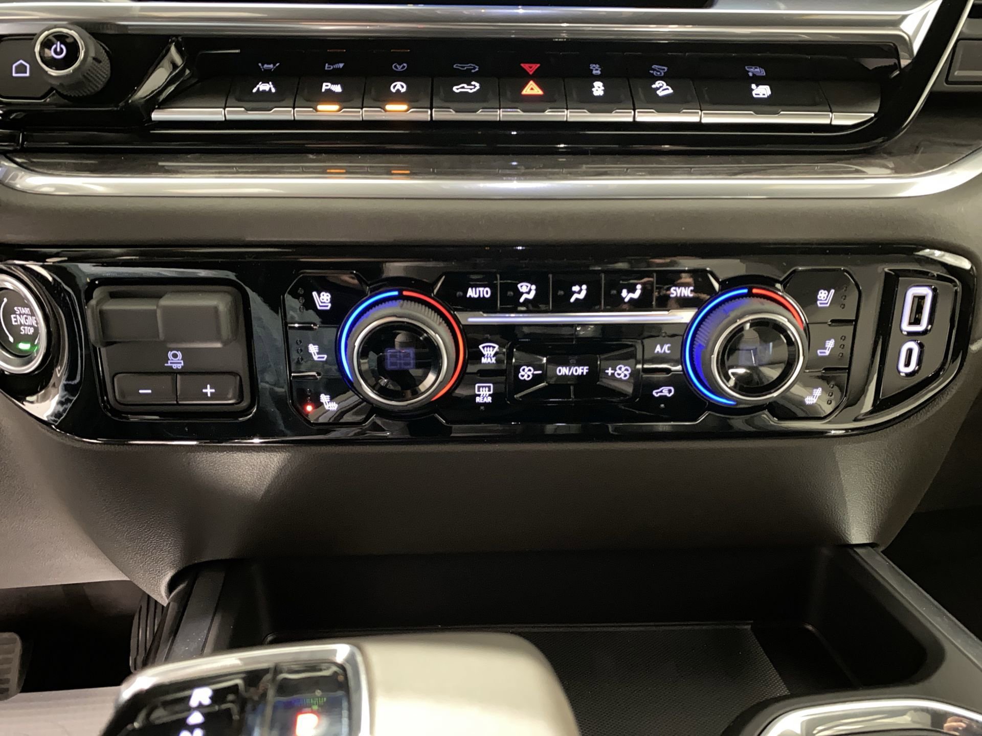 2026 Chevrolet Silverado 1500 LTZ - Photo 17