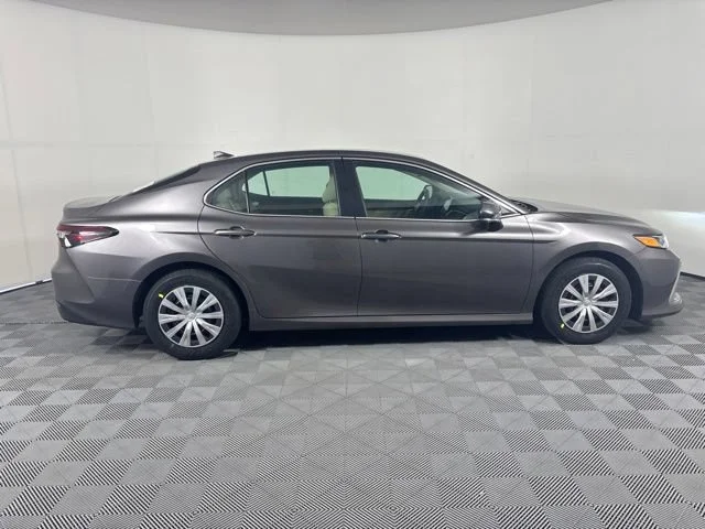 Used 2023  Toyota Hybrid LE image 32