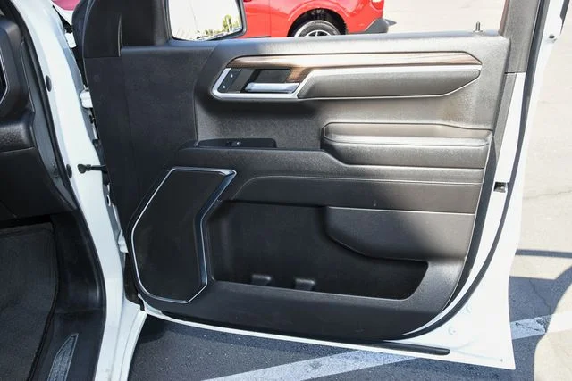 Used 2022 White Chevrolet LT image 21