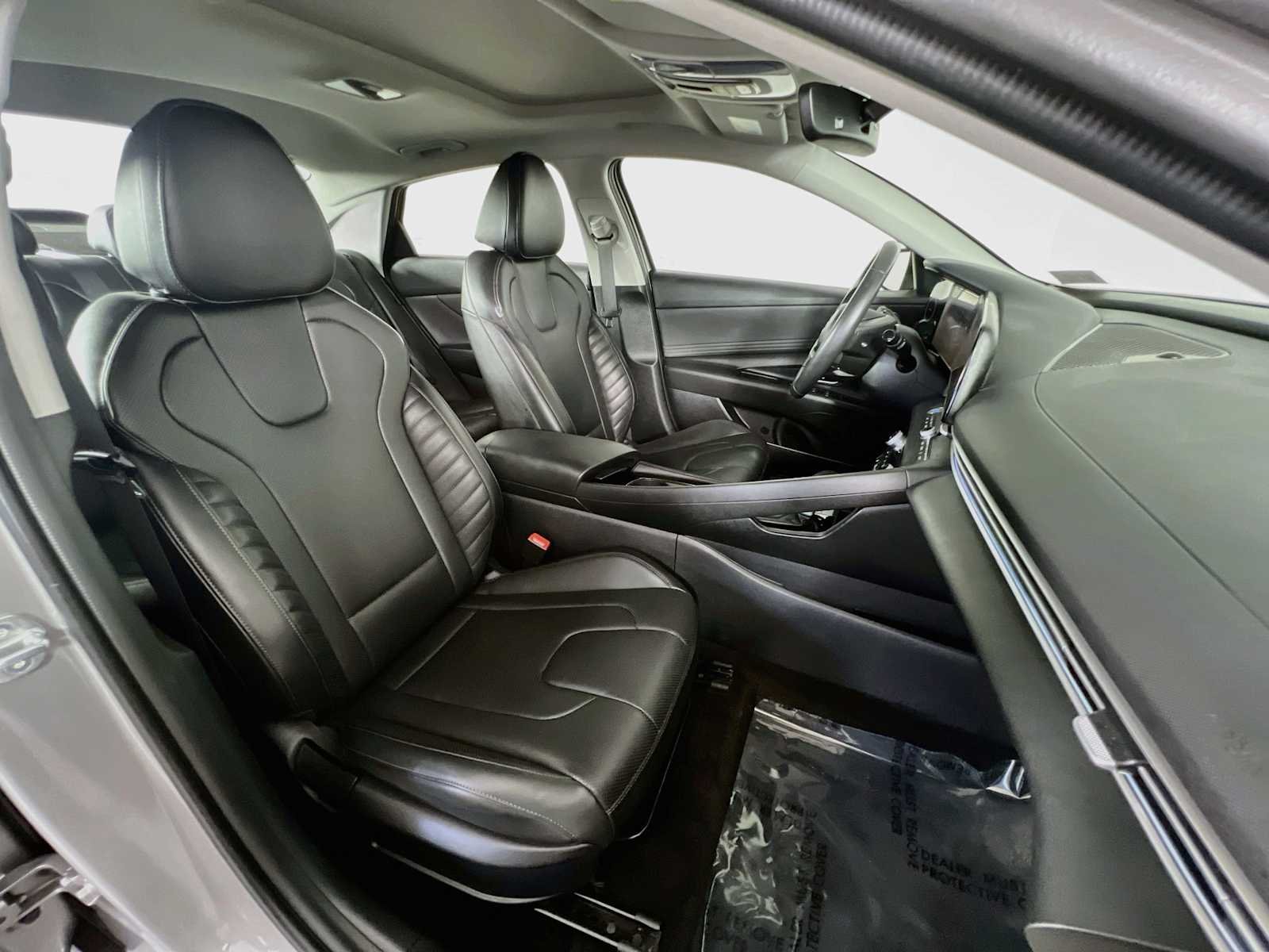 Used 2024 Fluid Metal Hyundai Limited image 29