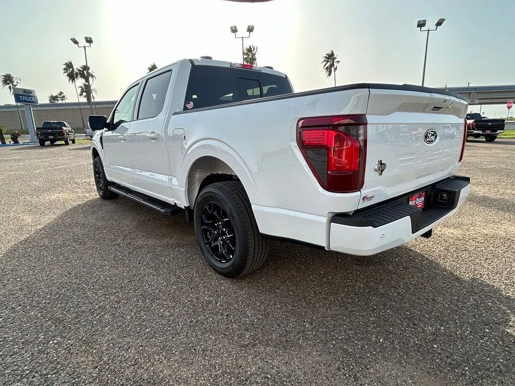 New 2026 Oxford White Ford XLT image 5