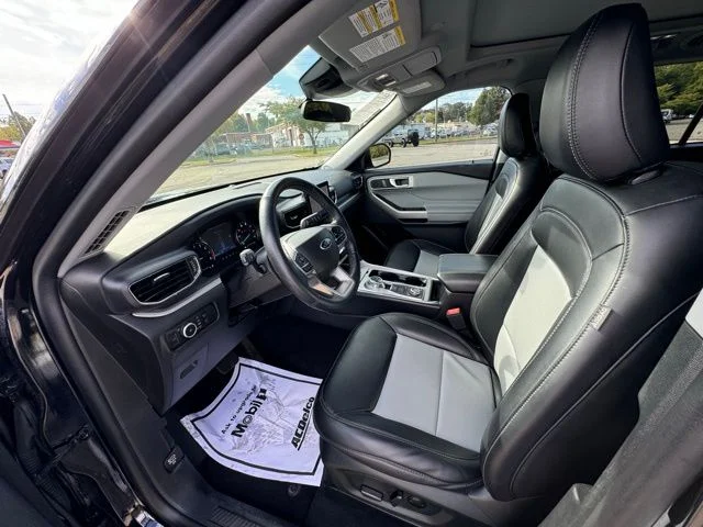 Used 2023 Black Ford XLT image 10