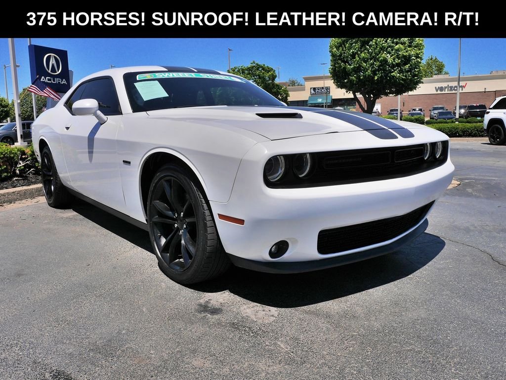 2016 Dodge Challenger R/T Plus's photo