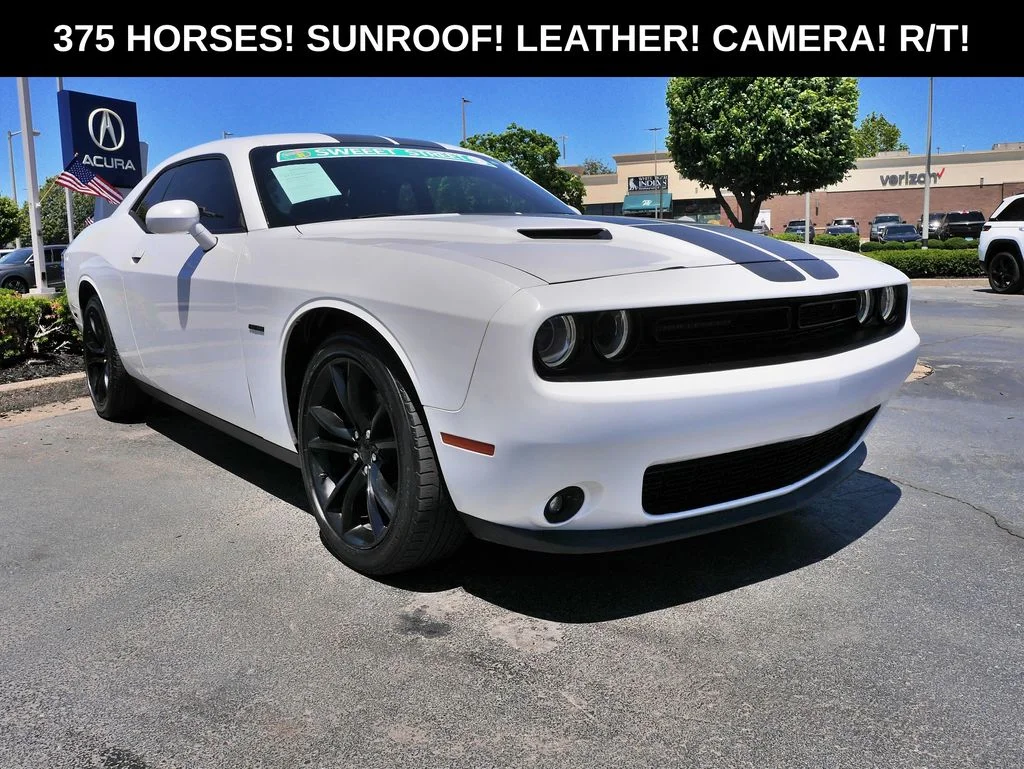 2016 Dodge Challenger R/T Plus's photo
