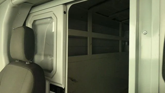 Used 2020 Oxford White Ford Cutaway Utility Box image 19