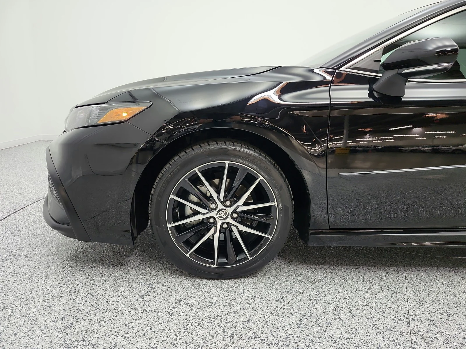 Used 2024 Midnight Black Metallic Toyota SE Auto (Natl) image 21