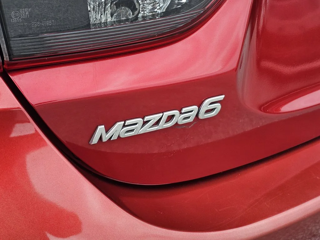 Used 2015 Red Mazda i Sport image 8