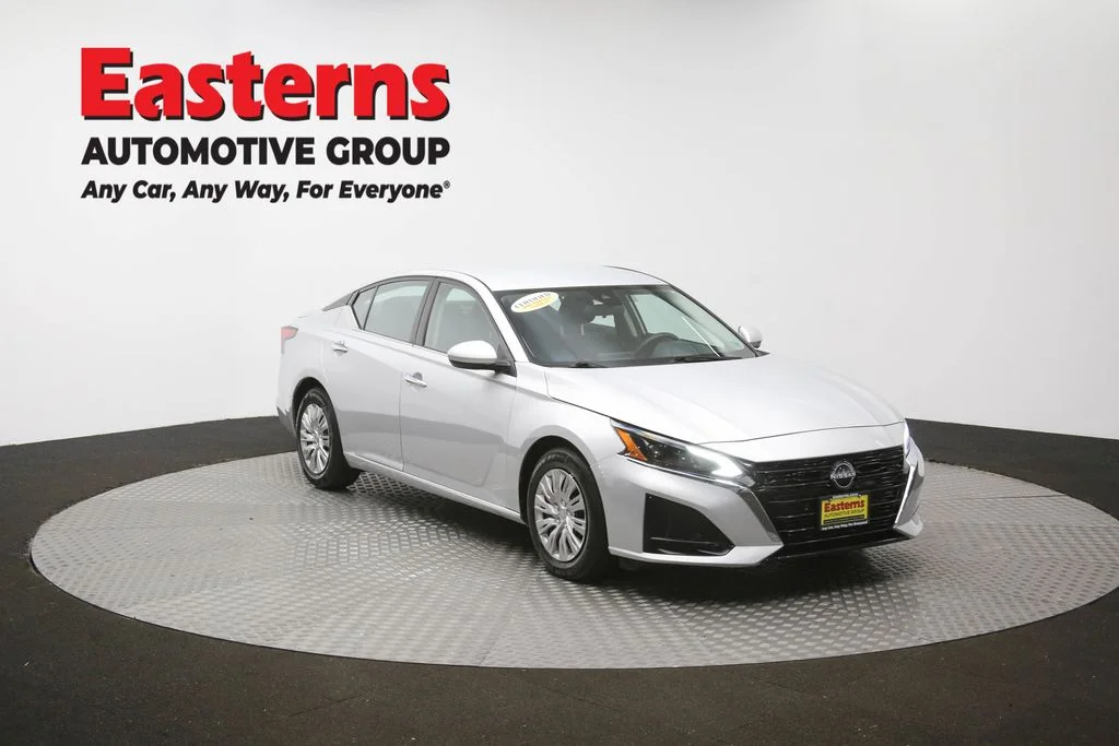 Used 2023 Silver Nissan 2.5 S image 48