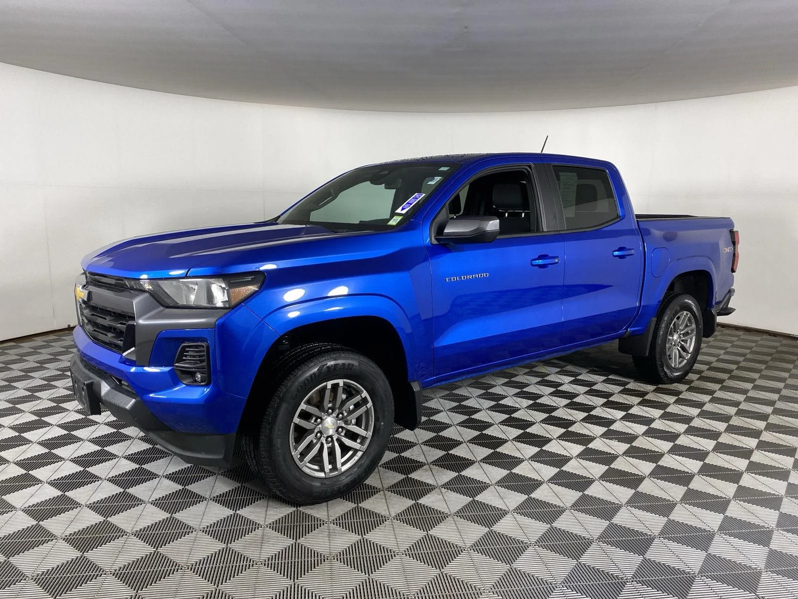 Used 2023 GLACIER BLUE METALLIC Chevrolet 4WD LT image 3