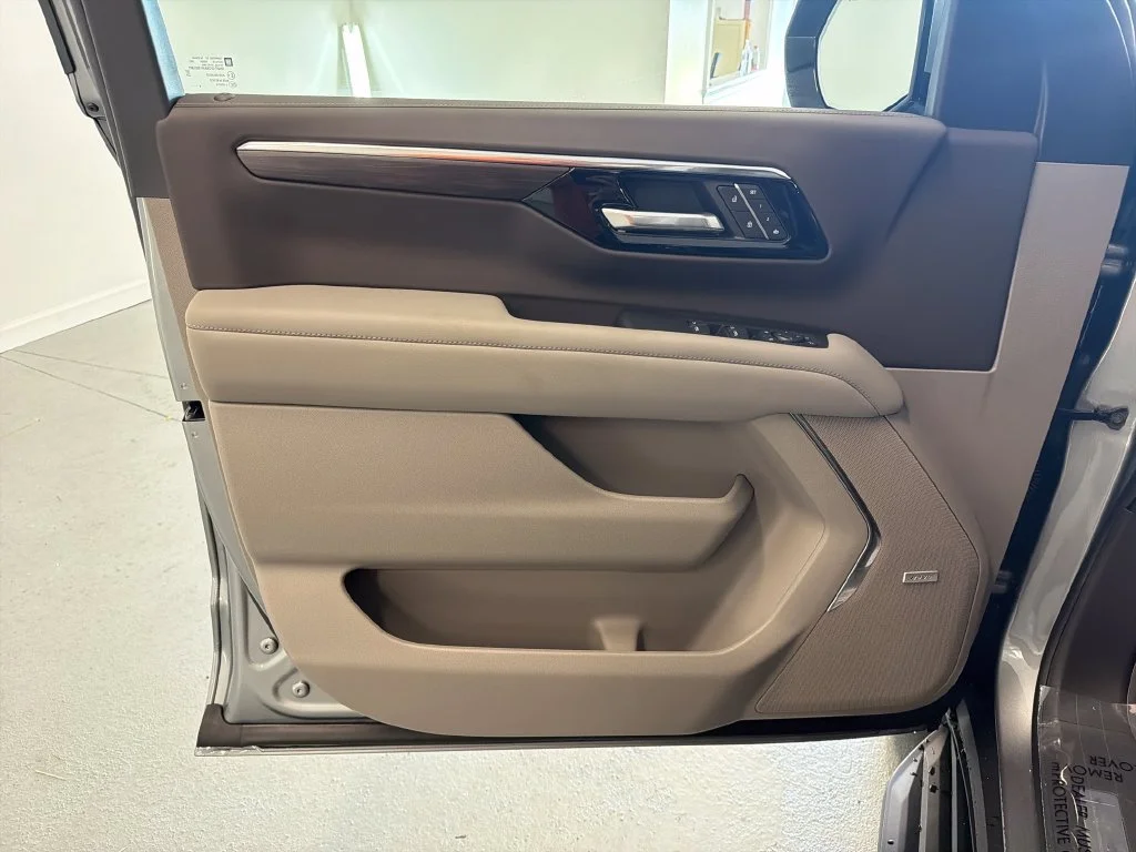 New 2027 Sterling Gray Metallic Chevrolet LT image 13