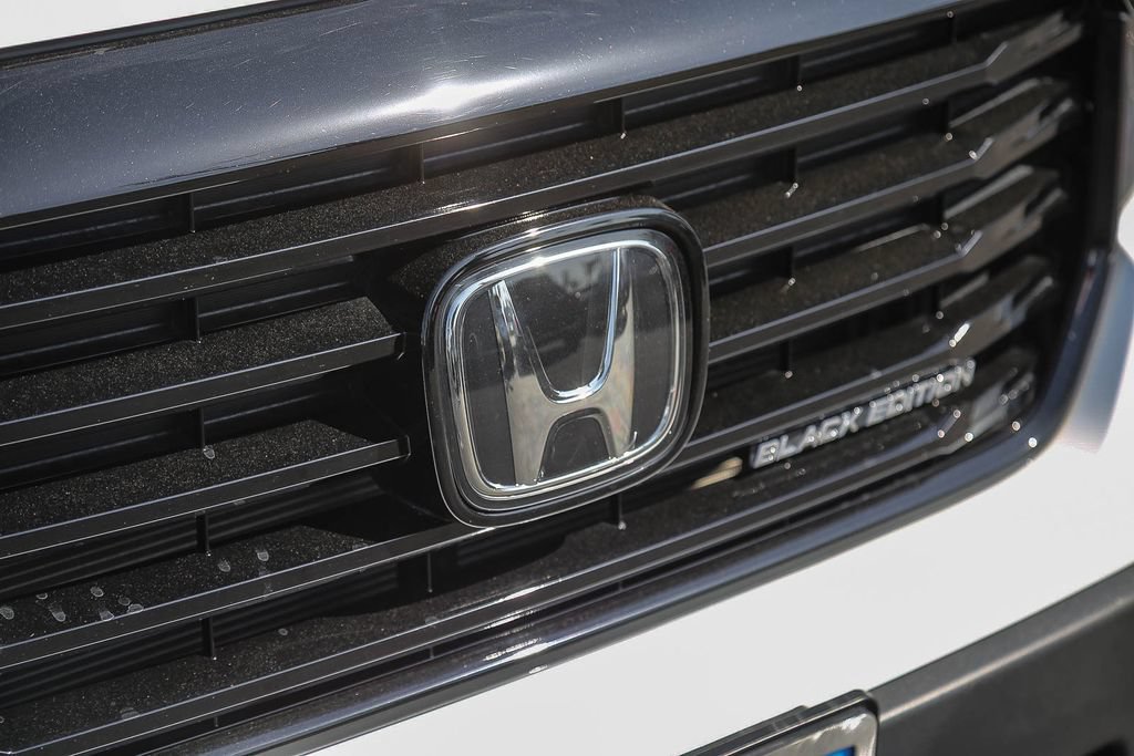 Certified Used 2025 Platinum White Pearl Honda AWD BLACK EDITION image 40