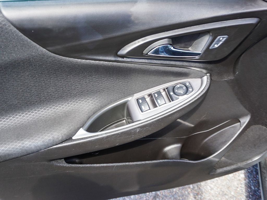 Used 2025 Gray Chevrolet LT image 18