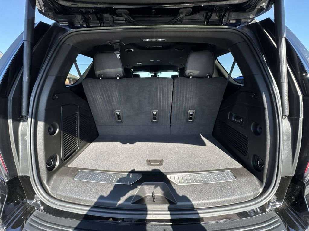Used 2022 Black Chevrolet Z71 image 24