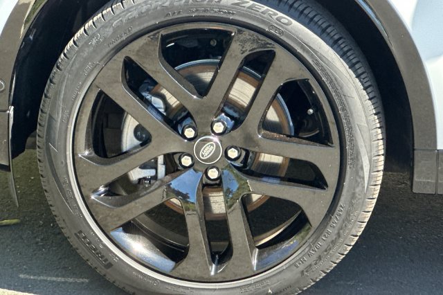 Certified Used 2025 White Land Rover SE image 25