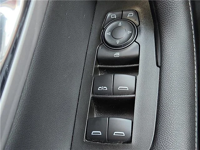 Used 2025 Black Chevrolet LT w/2LT Front-Wheel Drive image 17