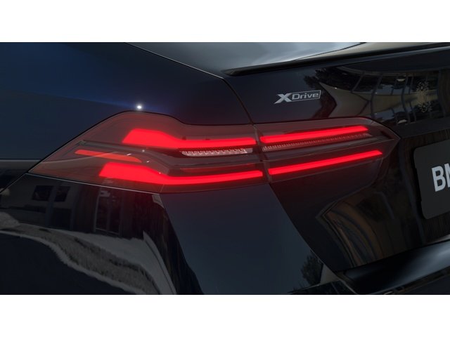 New 2027 Carbon Black Metallic BMW 550e image 8