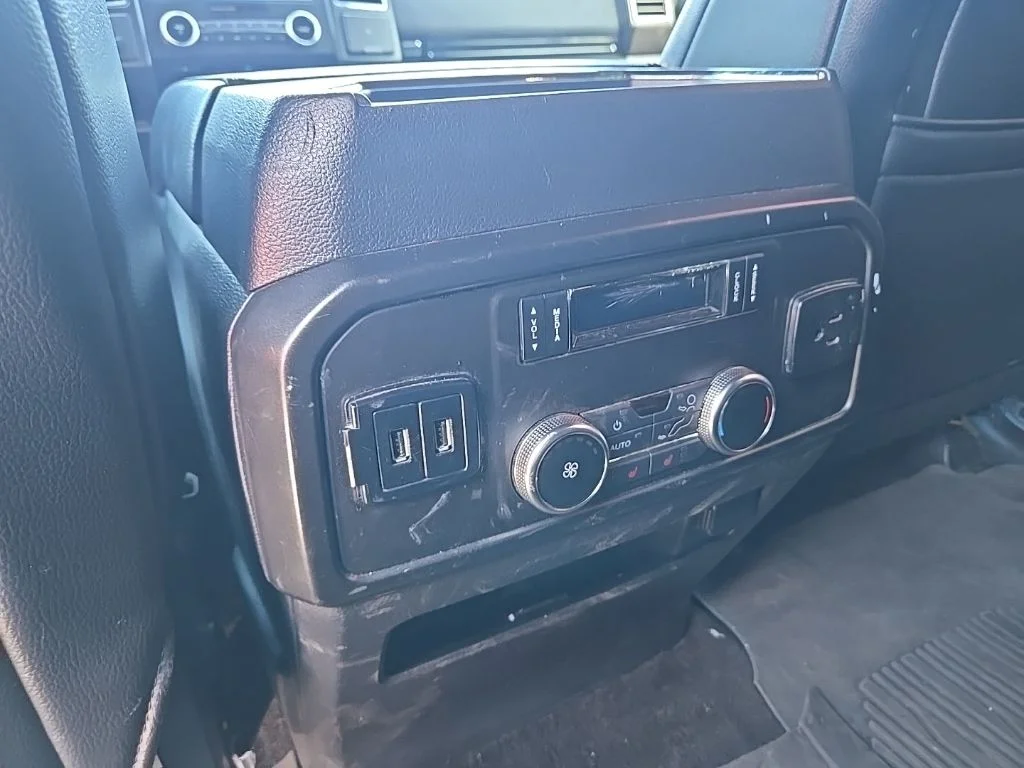 Used 2018 White Ford Limited image 21