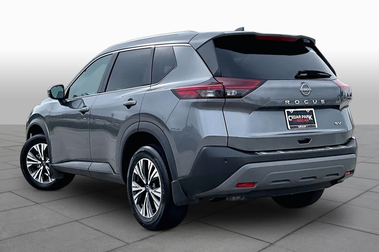 Used 2022 Gun Metallic Nissan SV image 12
