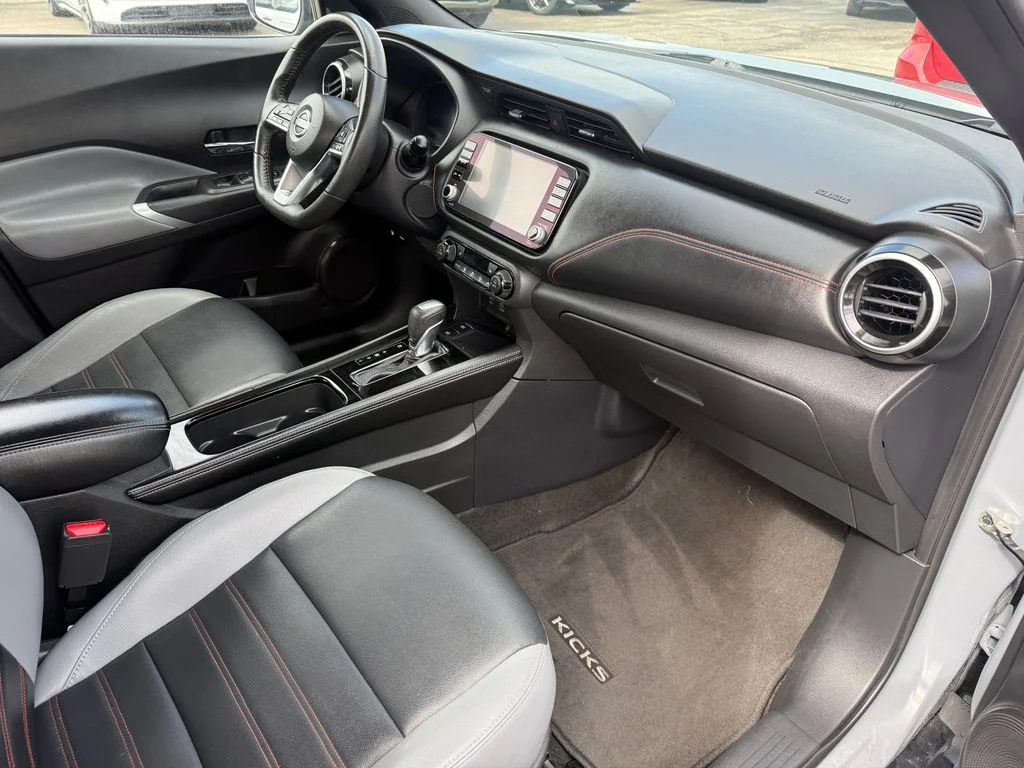 Used 2024 Gray Nissan SR image 19