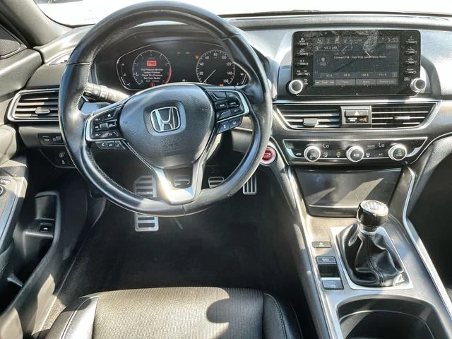 Used 2019  Honda Sport image 13