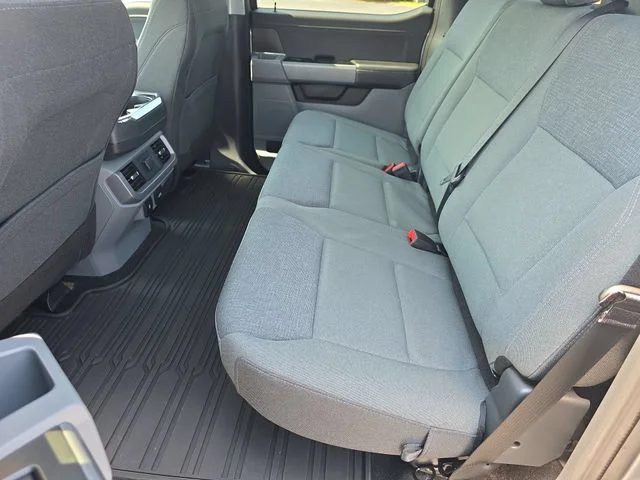Used 2025 Silver Ford XLT image 14