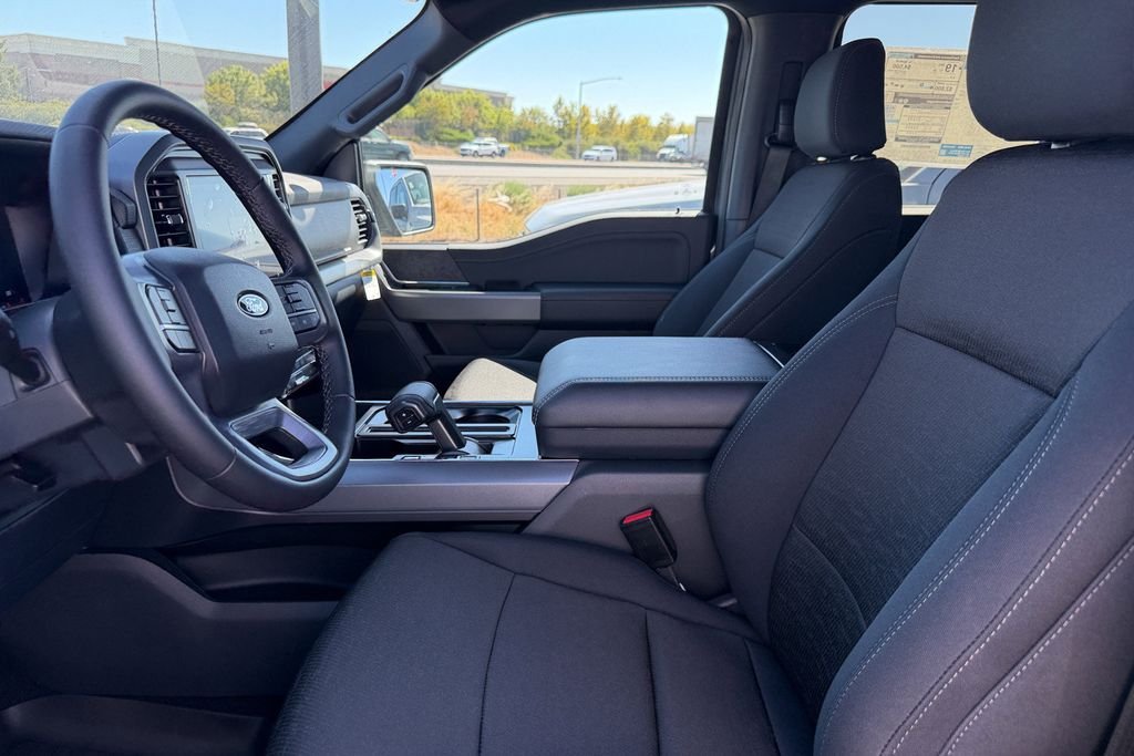 New 2026 Carbonized Gray Metallic Ford XLT image 16